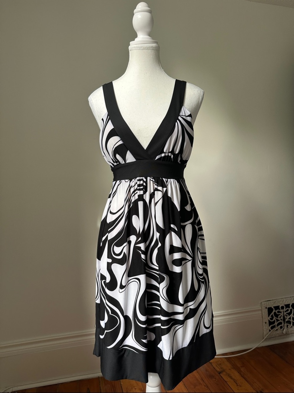 MAJORA Y2K Preppy Abstract Retro Strappy Vneck Tie Back Mini Dress Medium